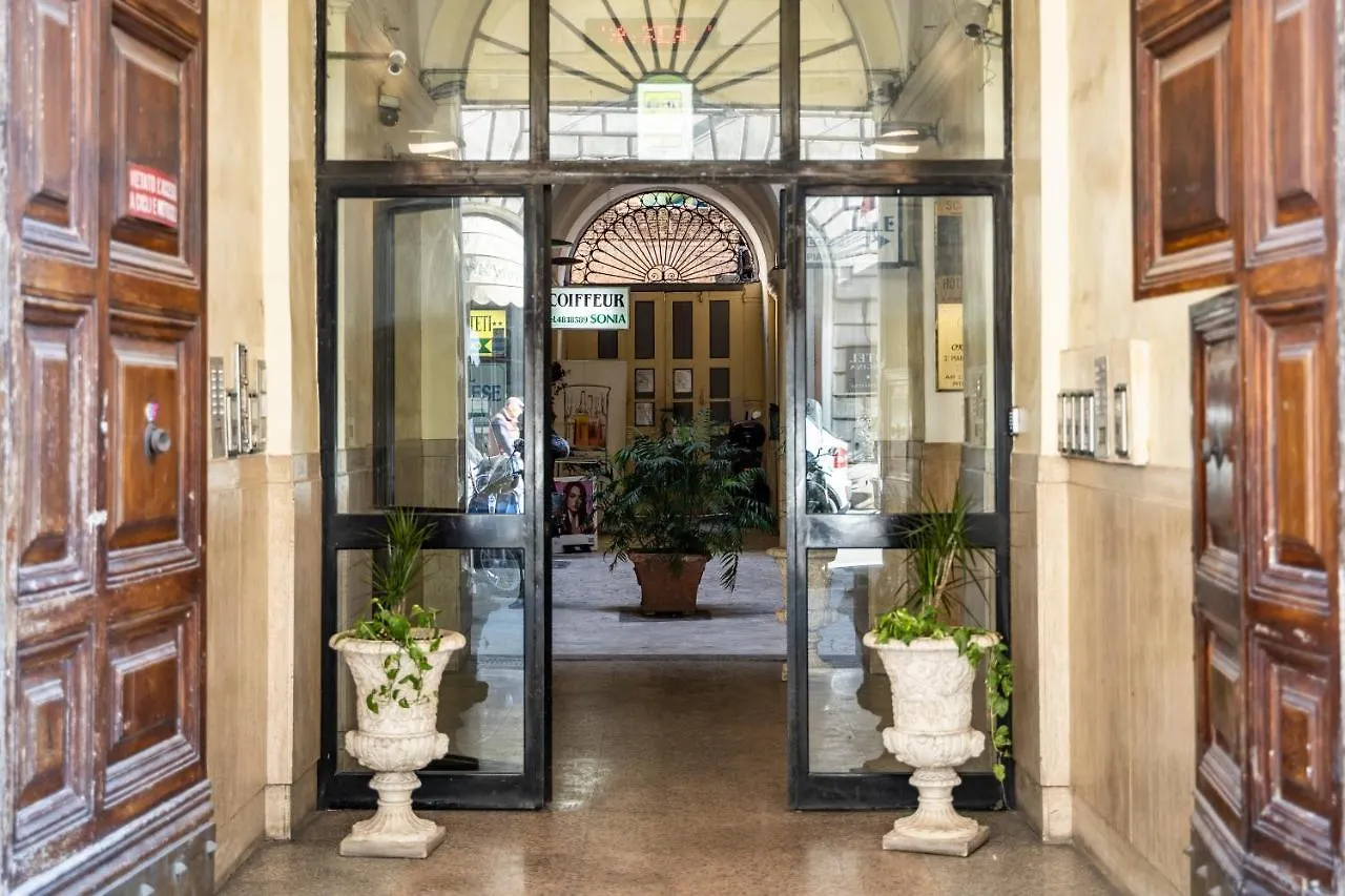 **  Hotel Ferrarese Rome Italie