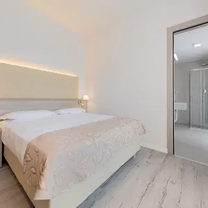 Delfino Venezia 4* Местре
