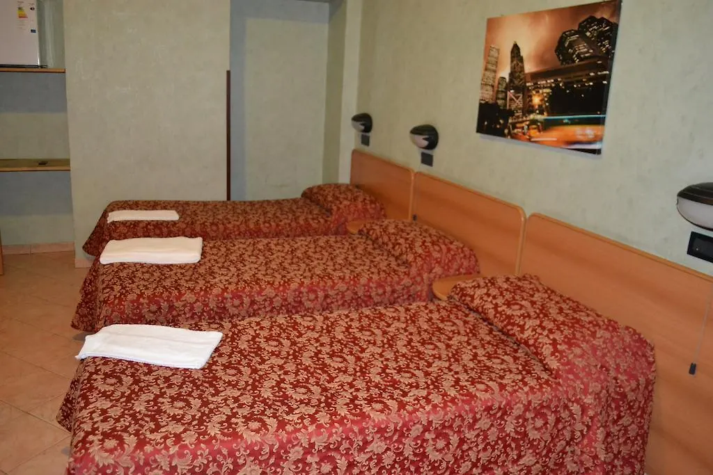 Hotel Ferrarese Roma Italia