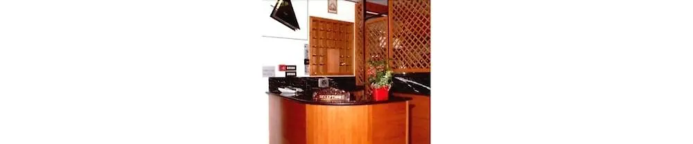 Hotel Ferrarese Roma 2*,