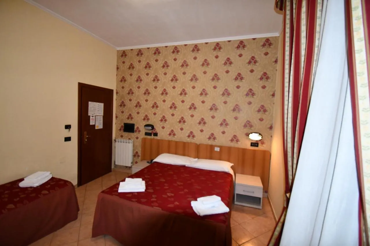 Hotel Ferrarese Rome